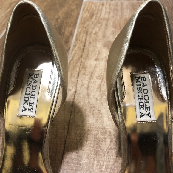 BADGLEY MISCHKA Gold and Rhinestone Pumps Heels 9 - Picture 5 of 10